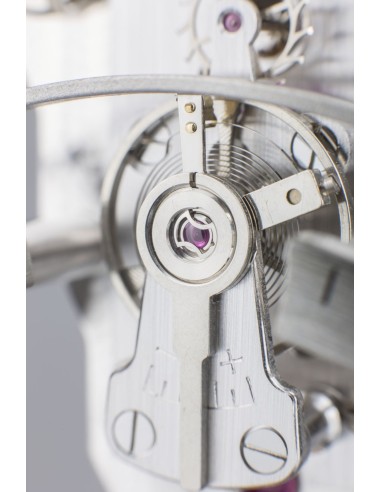 Hermle Perpetual Calendar zwart/wit – met blauwe wijzers