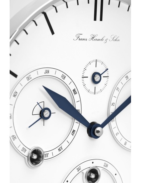 Hermle Perpetual Calendar zwart/wit – met blauwe wijzers